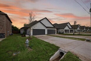 116 Wood St in Princeton, TX - Building Photo