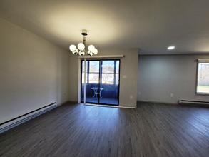 165 Cross Slope Ct-Unit -C in Englishtown, NJ - Foto de edificio - Building Photo