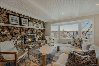 370 Fishermans Beach Rd in Cutchogue, NY - Building Photo - Building Photo