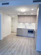 13675-1107A 107A Ave in Surrey, BC - Building Photo - Building Photo