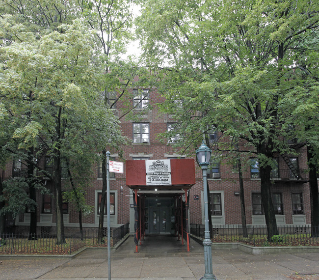 Eastern Parkway in Brooklyn, NY - Building Photo - Building Photo