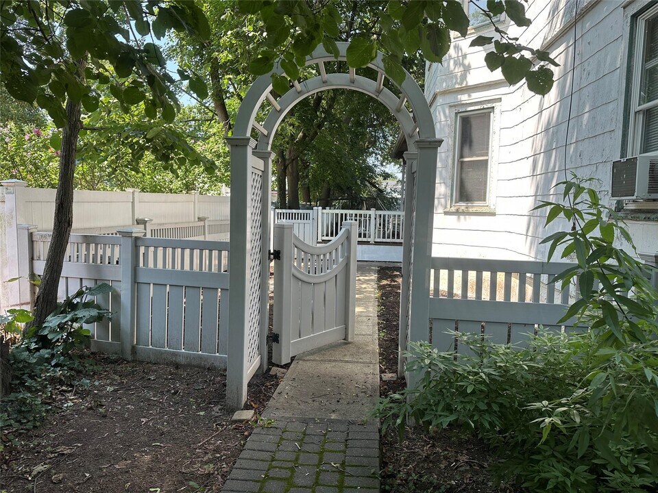 2358 Central Ave in Baldwin, NY - Building Photo