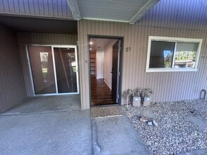 2825 N Los Felices Rd in Palm Springs, CA - Building Photo - Building Photo