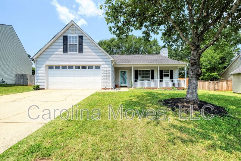 17 Woolridge Way in Greer, SC - Building Photo
