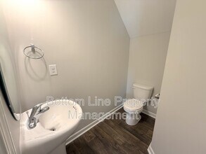 6104 Guildford Hill Ln in Charlotte, NC - Building Photo - Building Photo