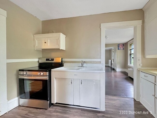 3103 Dupont Ave S in Minneapolis, MN - Building Photo - Building Photo