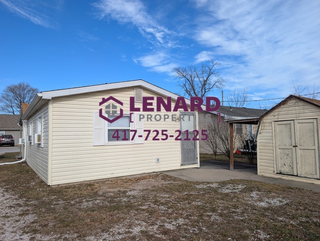 318 W Colgate St in Bolivar, MO - Building Photo - Building Photo