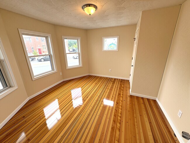 1096 N Shore Rd, Unit 1 in Revere, MA - Building Photo - Building Photo