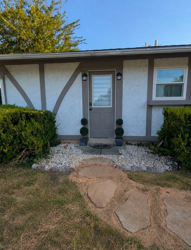 property at 4902 Casa Espana St