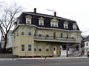 1101-1103 Elmwood Ave in Providence, RI - Building Photo - Building Photo