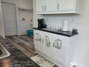 5541 Annette St in Zephyrhills, FL - Building Photo - Building Photo