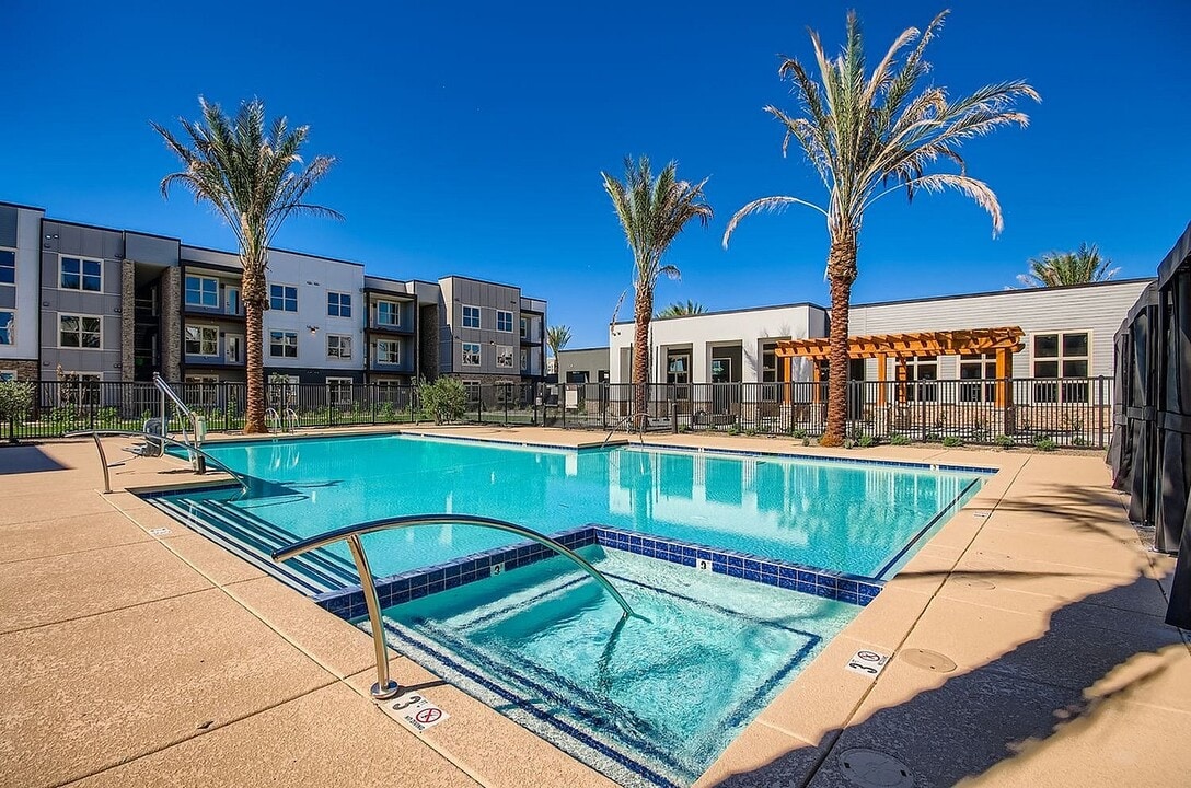 Garrett Mesa in Mesa, AZ - Building Photo