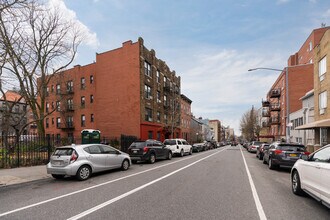 270 15th St in Brooklyn, NY - Foto de edificio - Building Photo