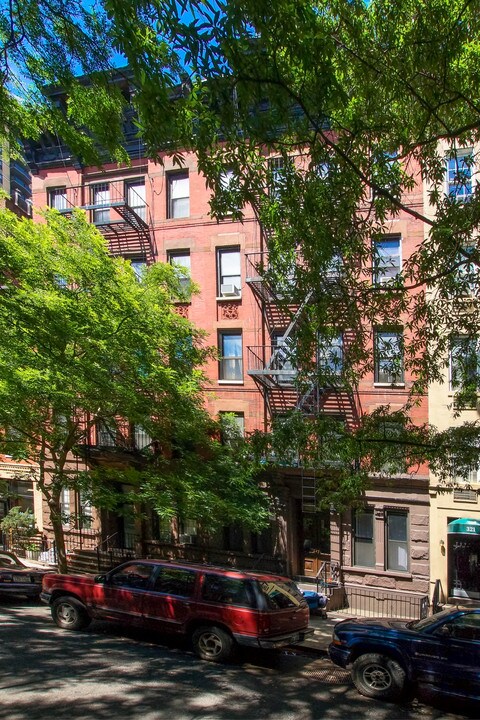 319 E 83rd St in New York, NY - Foto de edificio