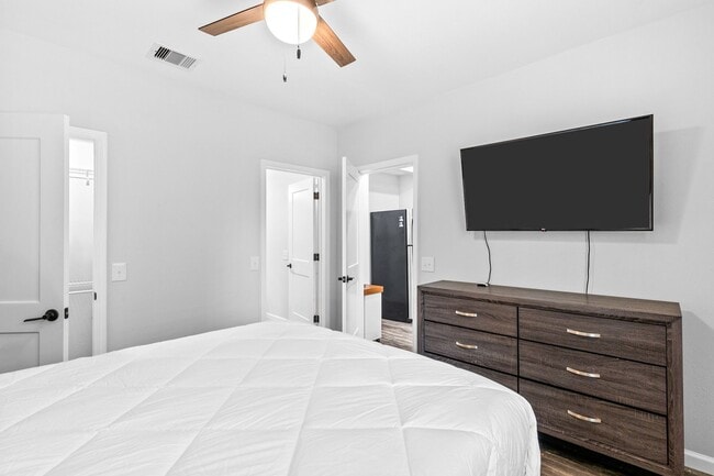 property at 412 Waco Ave