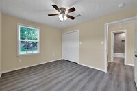 5414 Chennault Rd photo'