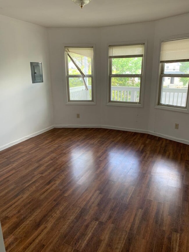 227 Muhlenberg Pl, Unit 1L