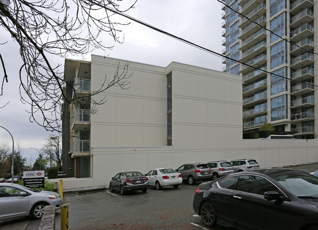 425 W 6TH Street, West Vancouver, BC in New Westminster, BC - Building Photo - Building Photo