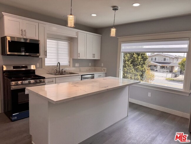 property at 1519 Crenshaw Blvd
