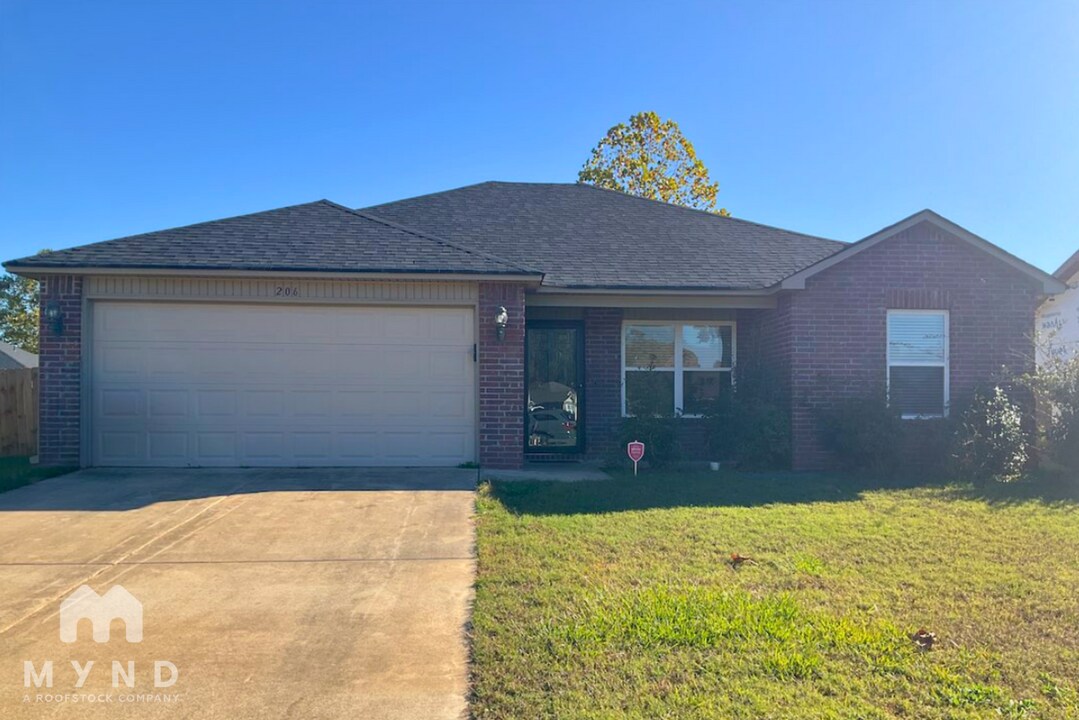 206 Palm St in Jacksonville, AR - Foto de edificio