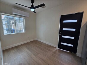 9127 Woodley Ave in Los Angeles, CA - Building Photo - Building Photo