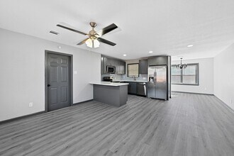 4406 Edison St in Houston, TX - Building Photo - Building Photo