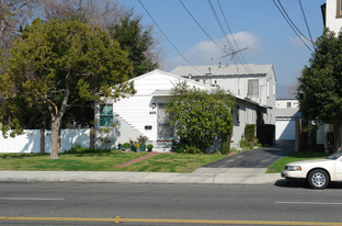 603 E Chevy Chase Dr Apartments