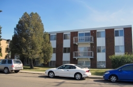 Capital Manor in Edmonton, AB - Building Photo