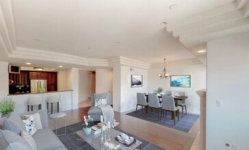 12044 Hoffman St, Unit 303 in Studio City, CA - Foto de edificio - Building Photo