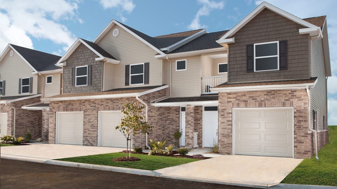 105 Colonial Drive, in Findlay, OH - Building Photo