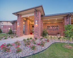 Icon at Hewitt in Hewitt, TX - Building Photo