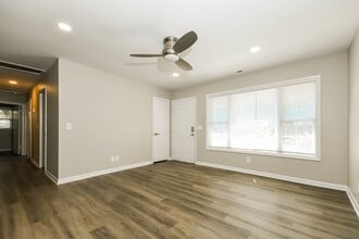 1340 Ashley Hall Rd in Charleston, SC - Building Photo - Building Photo