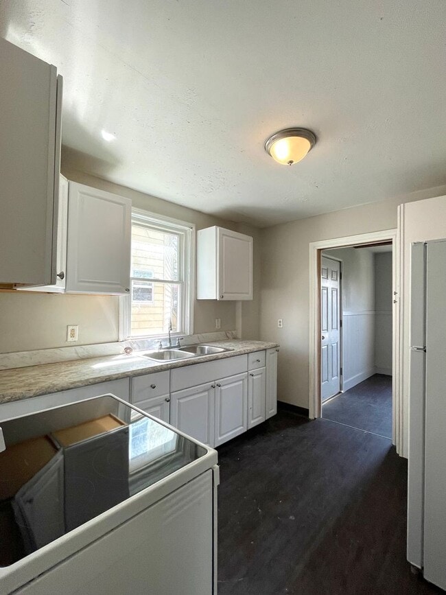 796 Brown St in Akron, OH - Building Photo - Building Photo