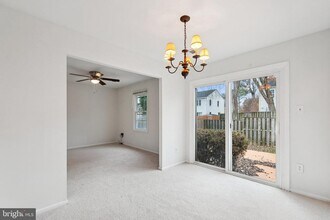 5450 Lighthouse Ln in Burke, VA - Building Photo - Building Photo