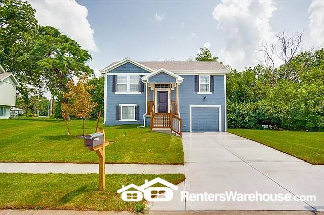 4724 E 135th St in Grandview, MO - Building Photo