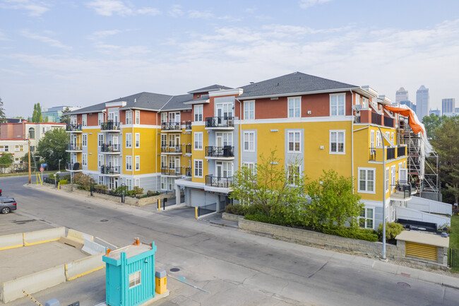 Elements in Calgary, AB - Building Photo - Building Photo