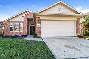 18469 Sunrise Oaks Ct in Montgomery, TX - Building Photo