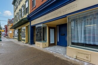 155-157 N Hanover St in Carlisle, PA - Foto de edificio - Interior Photo