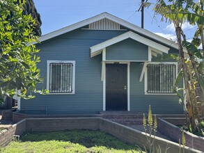 534 E 19th St, Unit 534.5 in Long Beach, CA - Foto de edificio - Building Photo