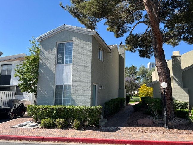 property at 614 Tam O Shanter