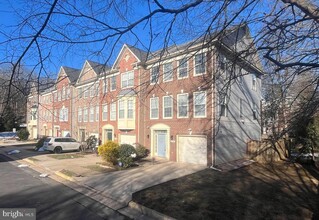 8750 Mill Towns Ct in Alexandria, VA - Building Photo - Building Photo