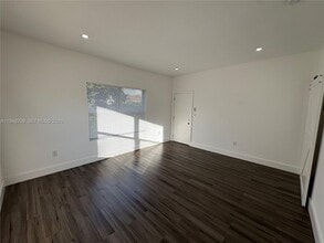 3237 SW 4th St in Miami, FL - Building Photo - Building Photo