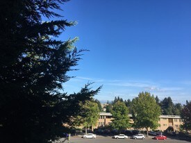 12329 Roosevelt Way NE, Unit C406 in Seattle, WA - Building Photo