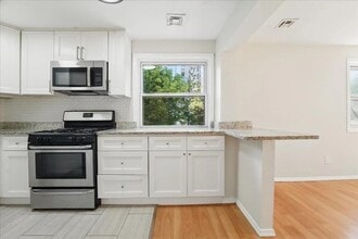 12 Saddlewood Ct in Jersey City, NJ - Building Photo - Building Photo