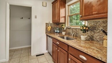 11 Nova Ave in Bayville, NY - Building Photo - Building Photo