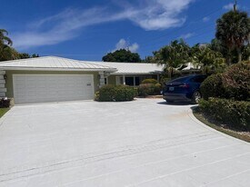 1350 Spanish River Rd in Boca Raton, FL - Building Photo