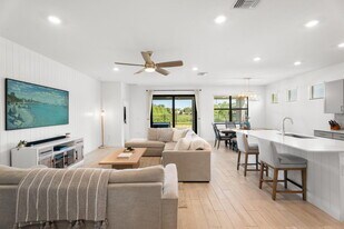 5892 SE Sky Blue Cir in Stuart, FL - Building Photo