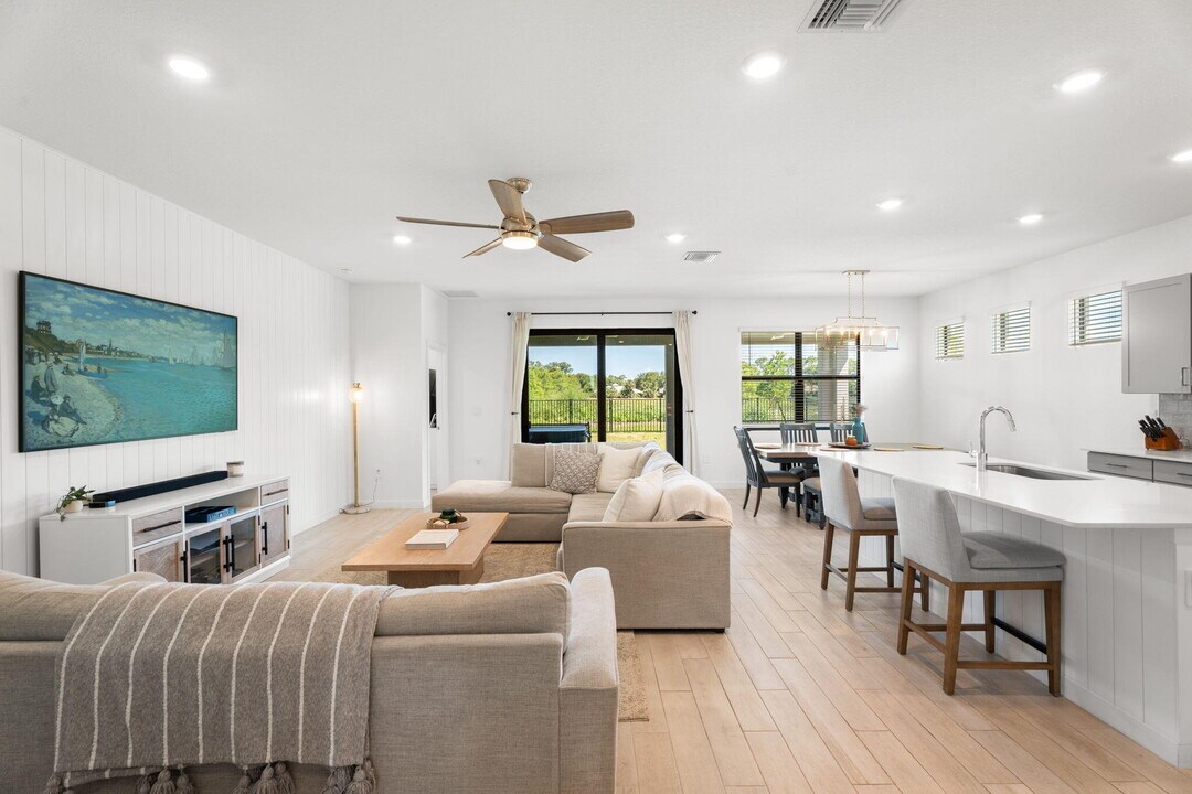 5892 SE Sky Blue Cir in Stuart, FL - Building Photo