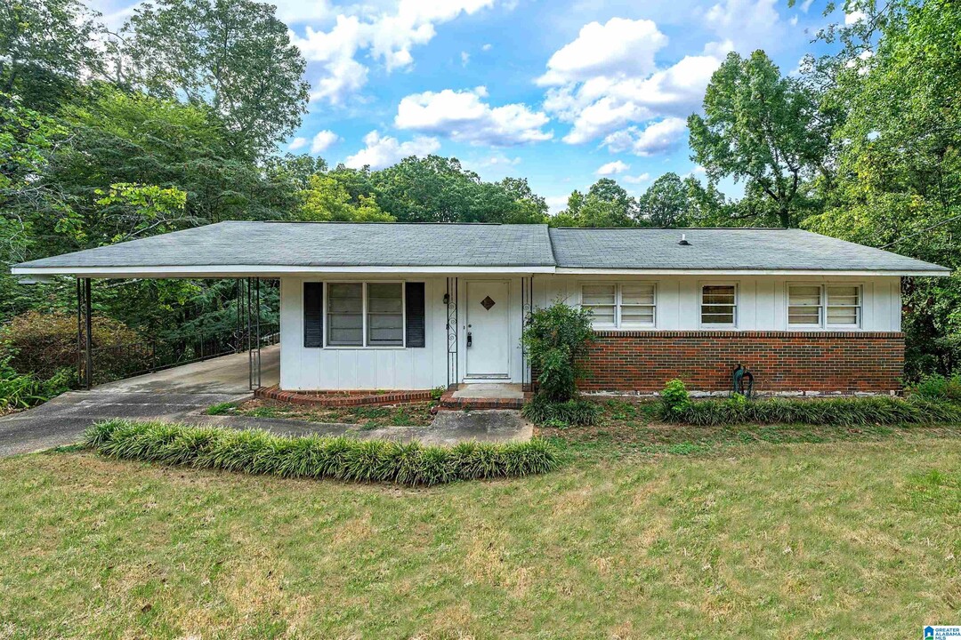 1144 Carnation Dr in Birmingham, AL - Building Photo