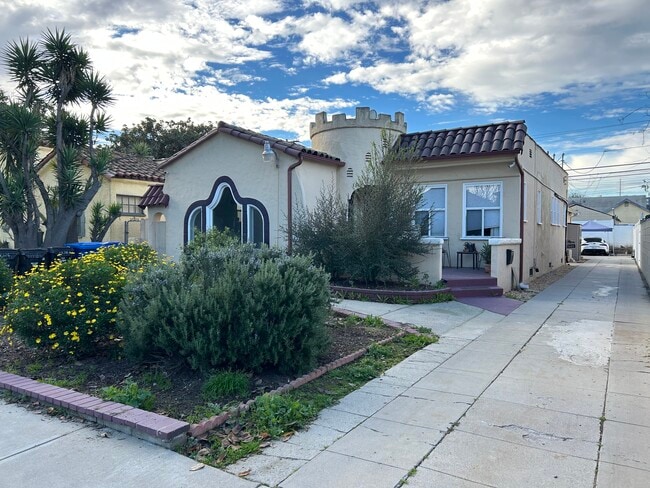 3308 Glenhurst Ave, Unit 3308 Glenhurst Ave